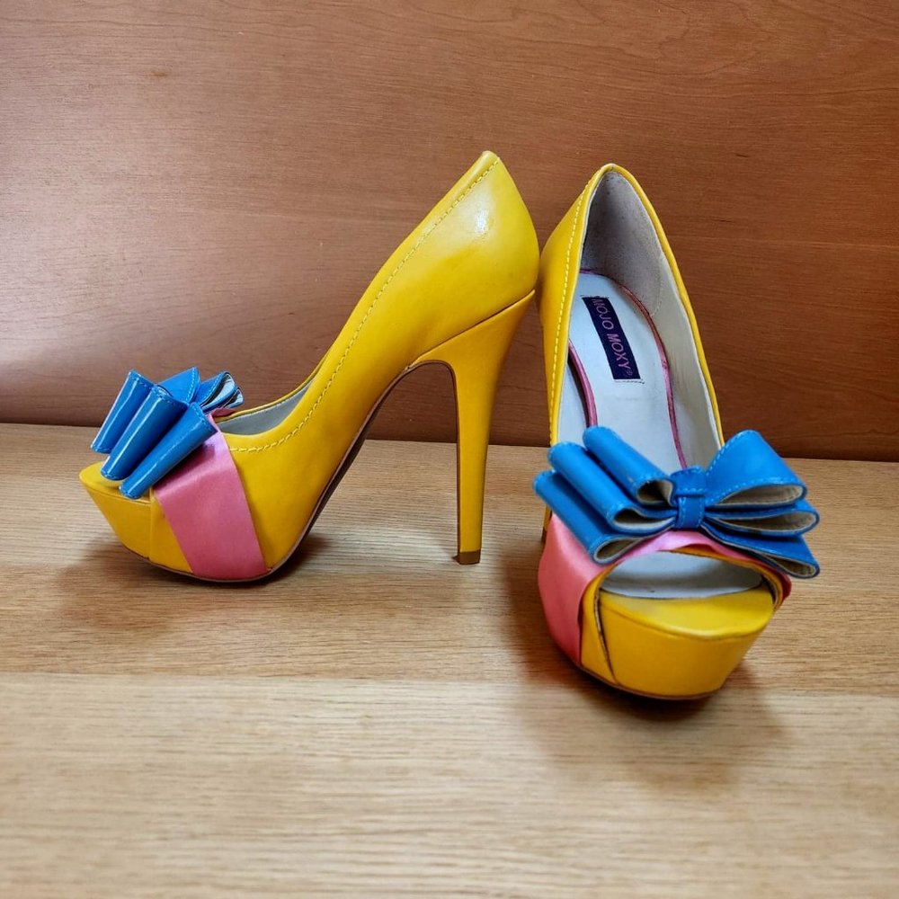 Super cute & colorful Mojo Moxy Open Toe Pumps - Size 7M